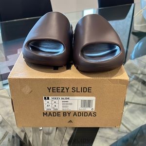 Yeezy slide soot